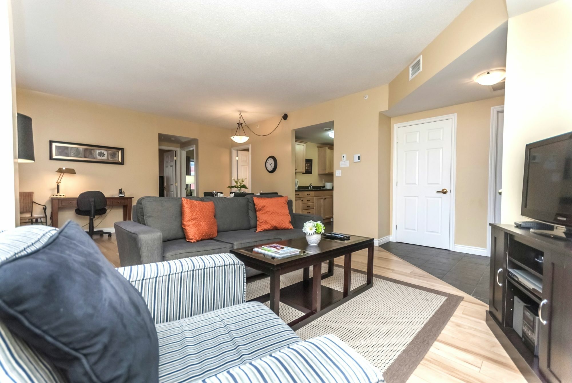 Premiere Suites Moncton Buitenkant foto